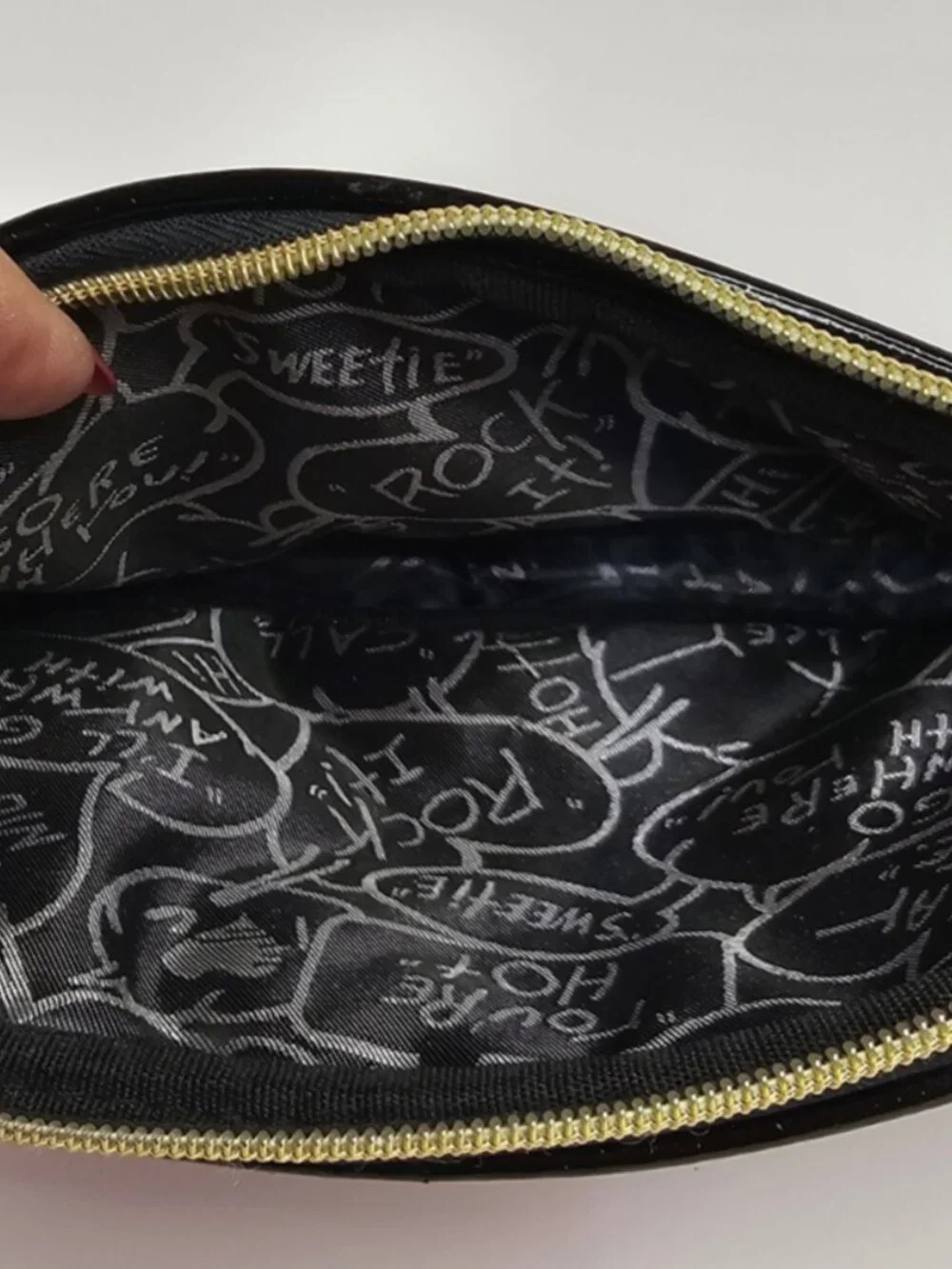 Vintage Betsey Johnson Pink Multicolor Skull Print Zipper Makeup Bag